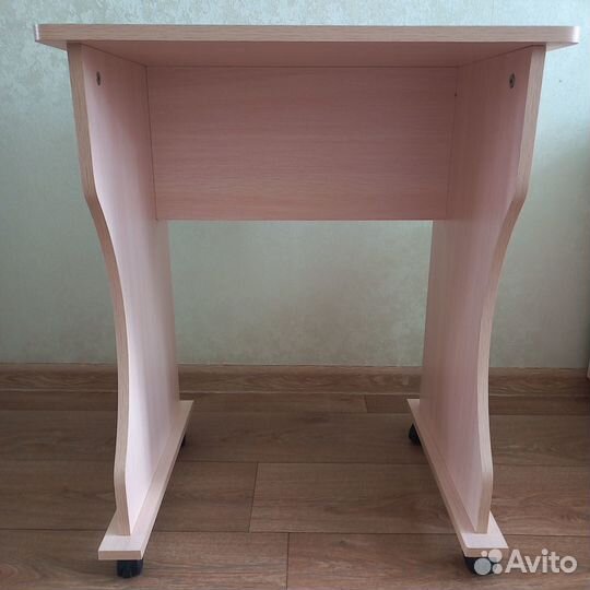 Столик для ноутбука/журнальный на колесиках