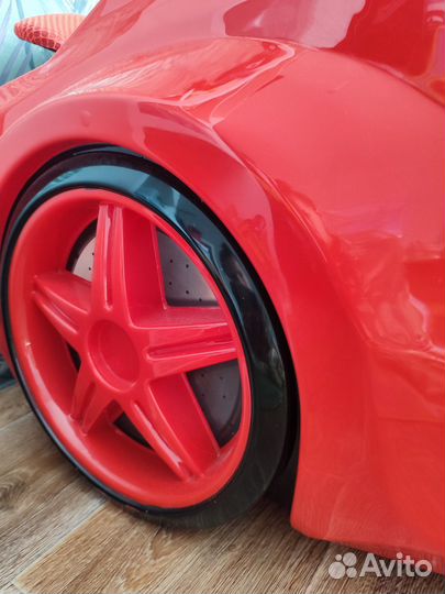 Детская кровать машина