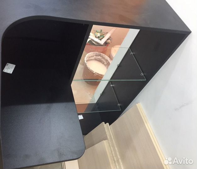 Ресепшен 2 в 1-ом. Витрина и стойка администратора