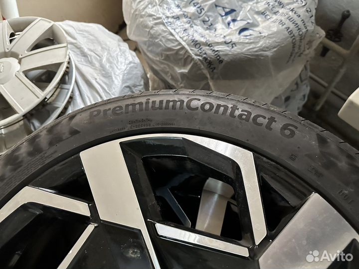 R20 Continental PremiumContact 6 255/45, PCD 5x114.3 DIA 67.1