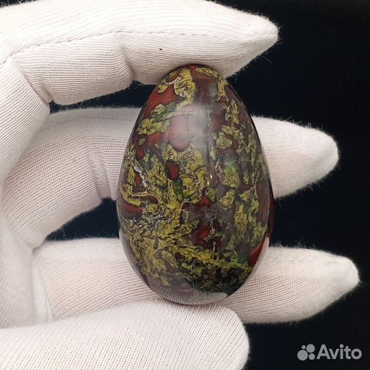 Яшма кровь дракона яйцо с подставкой