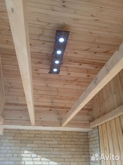 Люстра из дерева