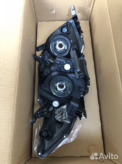 Фара toyota corolla 150