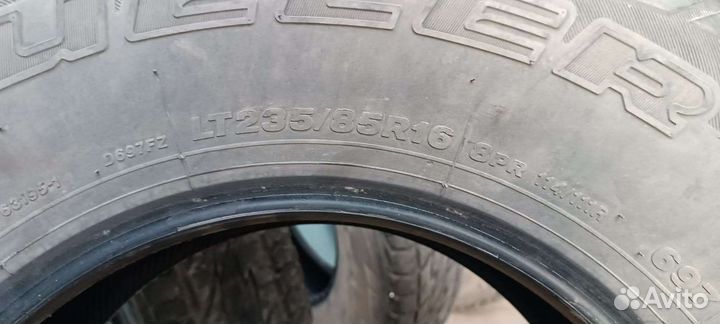 Bridgestone Dueler A/T 697 235/85 R16