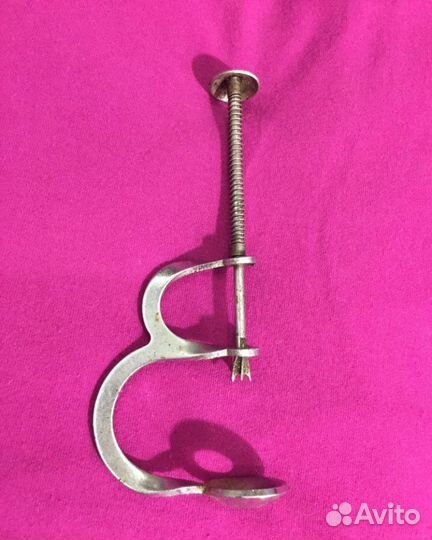 Прибор для удаления косточек из ягод