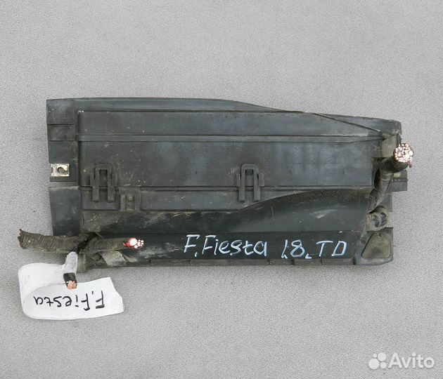 Блок предохранителей Ford Fiesta 4 1.8TD YS6T-14A1