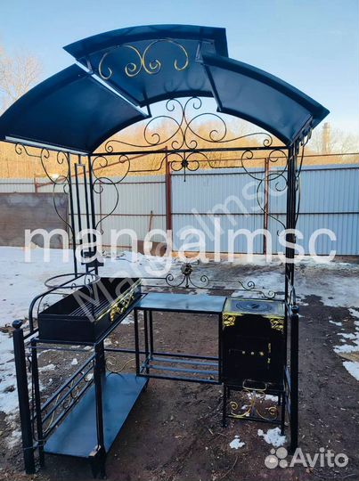 Мангал с крышей