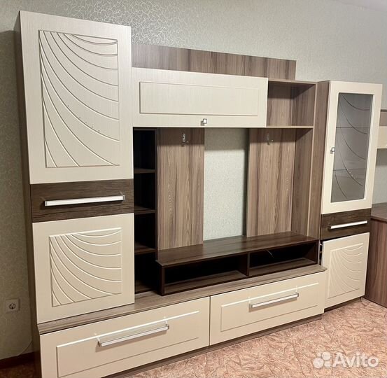 Стеллаж под телевизор