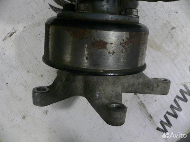 Кронштейн термомуфты toyota Land Cruiser 200 201