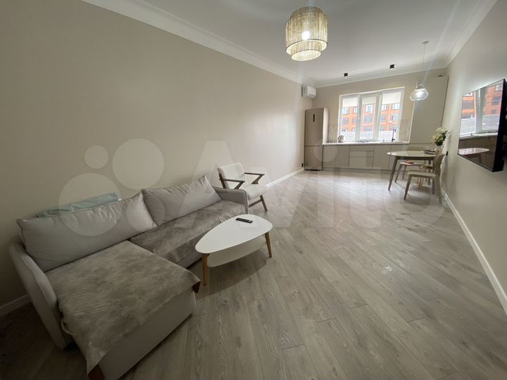 1-к. квартира, 60 м², 2/18 эт.