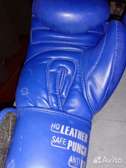 Боксерские перчатки