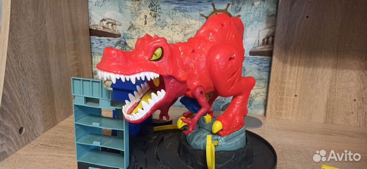 Hot wheels динозавр тирекс