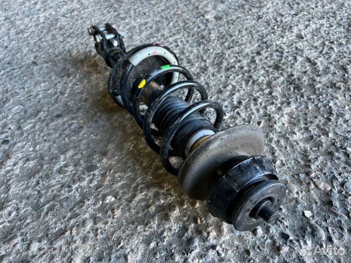 Амортизатор передний правый Renault Arkana пробег