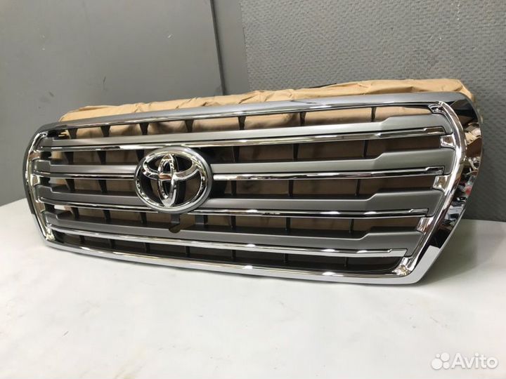 Решетка радиатора Toyota Land Cruiser 200