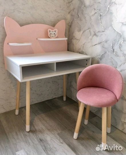 Детский стол и стул