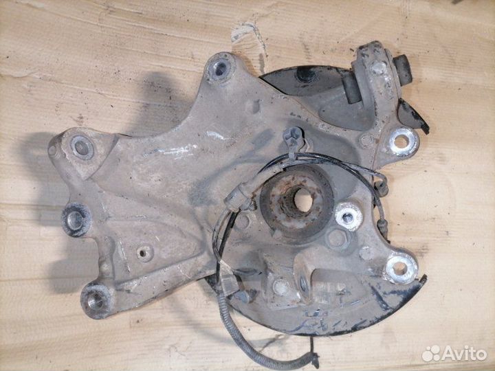 Кулак задний левый Opel Insignia 2012