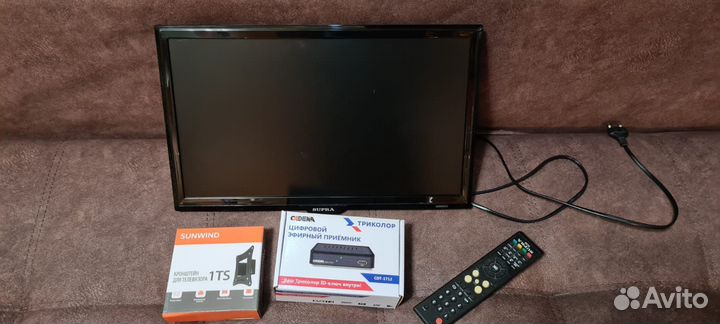 Телевизор + кронштейн