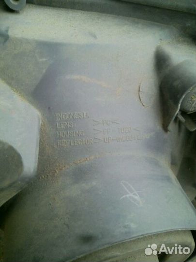 Фары на тайоту Таун айс 2008г