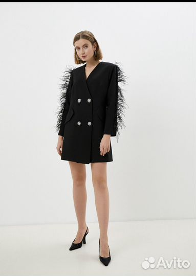 Платье-пиджак с перьями