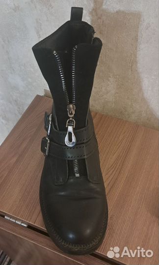 Демисезонные женские ботинки