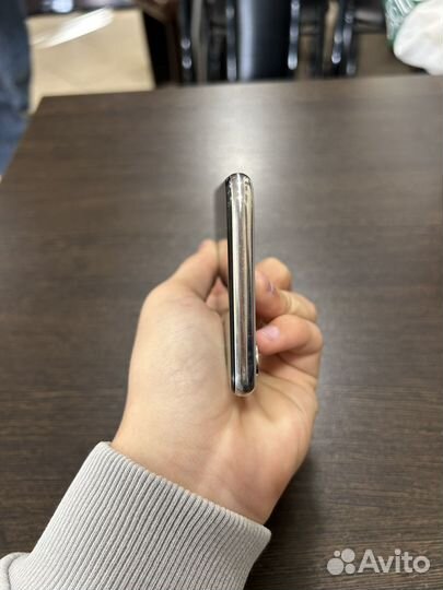 iPhone X, 64 ГБ