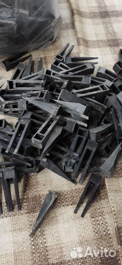 Клинья для системы выравнивания пола