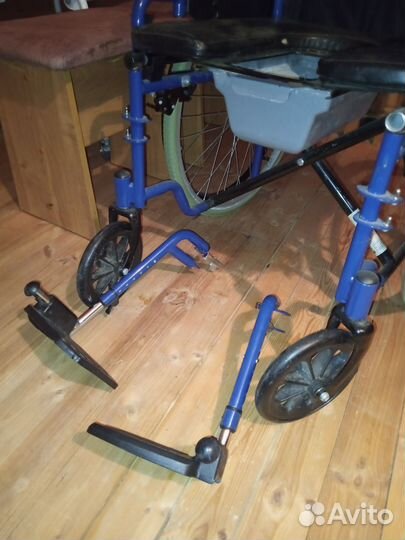 Кресло-коляска для туалета