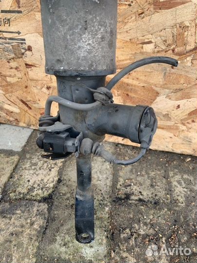 Пневмостойка передняя левая Audi A6 C6 универсал