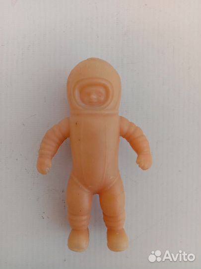 Игрушка космонавт