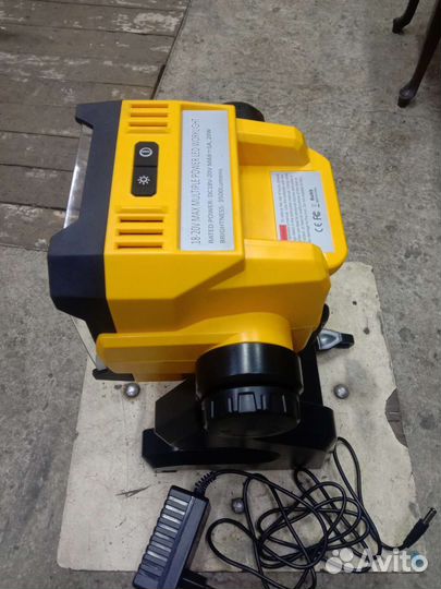 Фонарь прожектор аккумуляторный