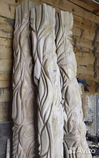 Резные столбы