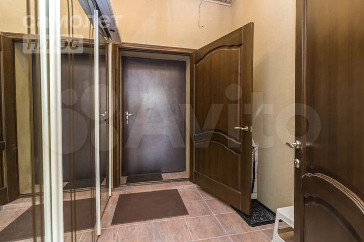 Дом 318,8 м² на участке 15,9 сот.