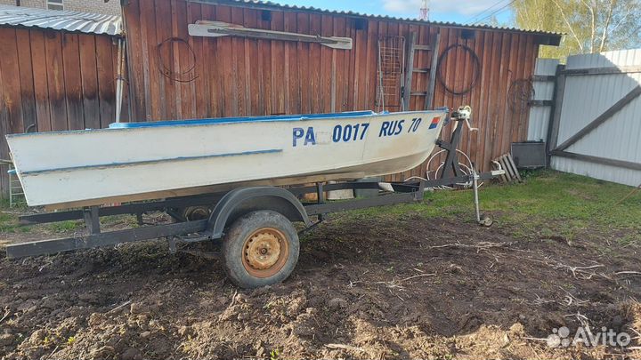 Лодка с мотором