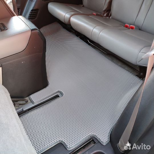 Передние EVA коврики на Toyota Sequoia