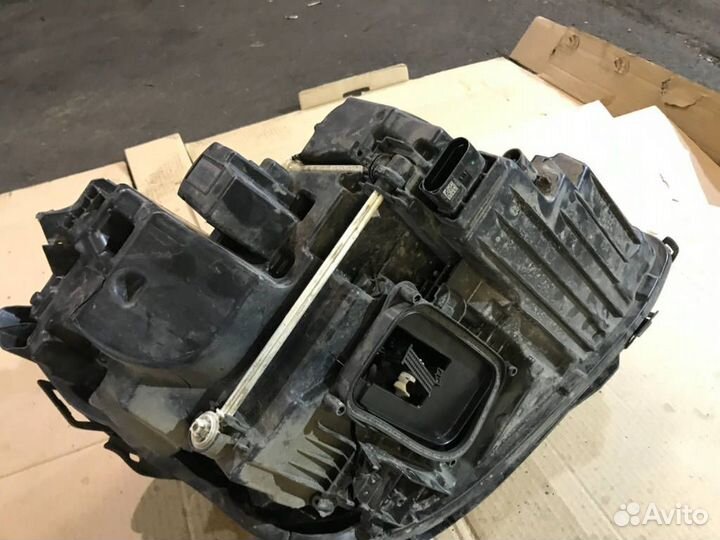 Фара левая передняя A2138260091 Mercedes-Benz E