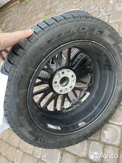 Pirelli ICE zero FR 225 50 R17 98H зимние липучки