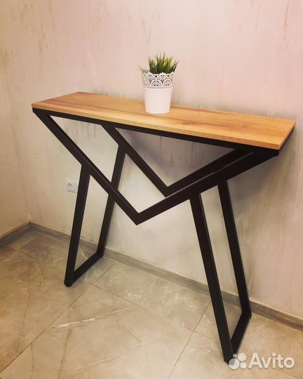 Консольный стол