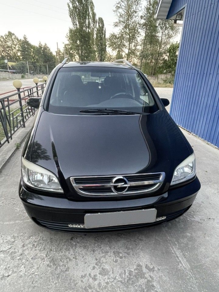 Opel Zafira: фото владельца