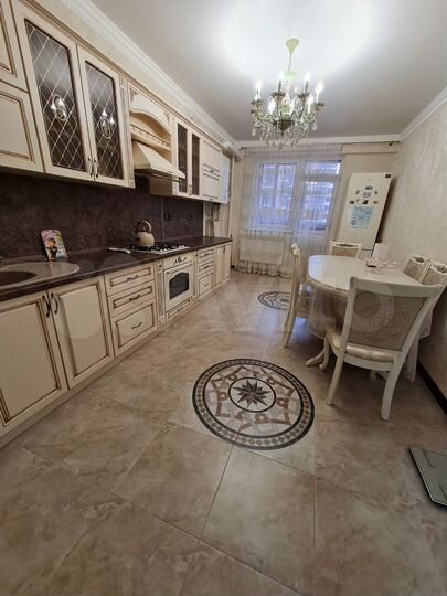 2-к. квартира, 75 м², 3/9 эт.