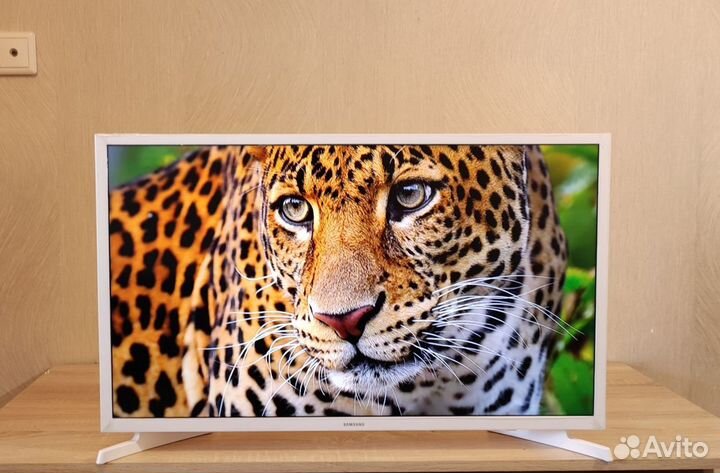 Белый Samsung SMART TV Wi-Fi 2022 80см