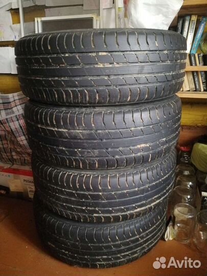 R16 Nokian Tyres Hakkapeliitta 4 215/65, PCD 5x114.3 DIA 67.1