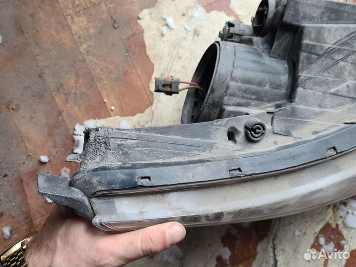 Фара передняя правая Kia Rio 3