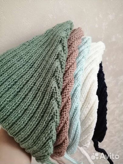 Вязаная шапочка детская