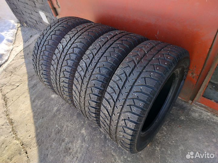 Bridgestone Ice Cruiser 7000 235/60 R16 100T