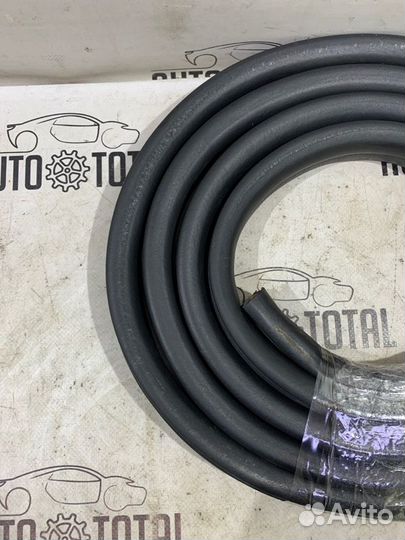 Уплотнитель проема двери передний правый Nissan