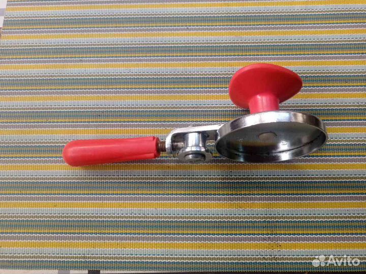 Закаточная машинка для жестяных банок