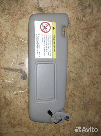 Козырек солнцезащитный правый Audi Q5 8R CDN 2010