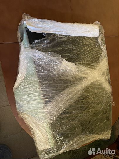 Заднее стекло на w213 mercedes