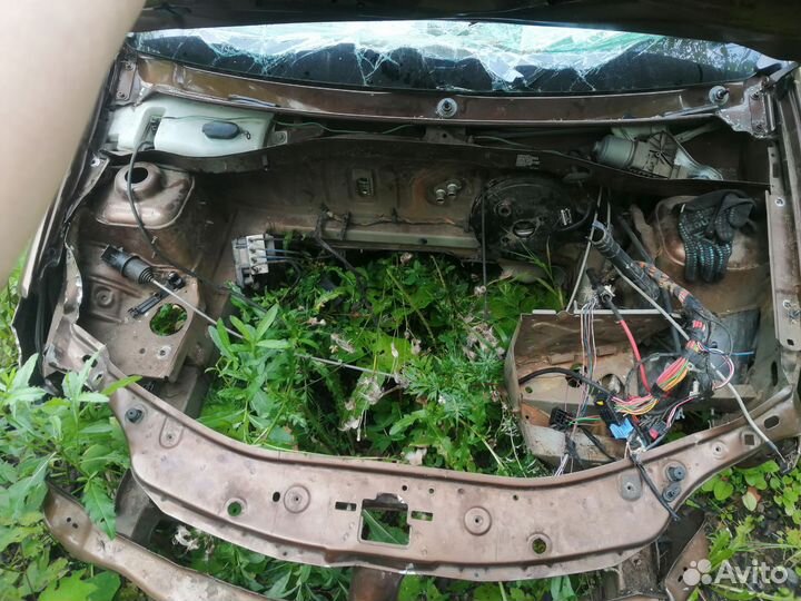 Кузов Рено Сандеро по частям