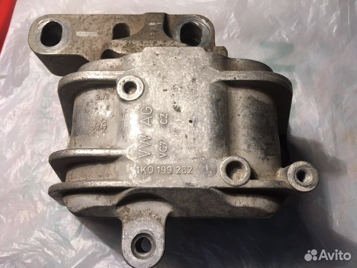 Опора двигателя VAG 1K0199262L